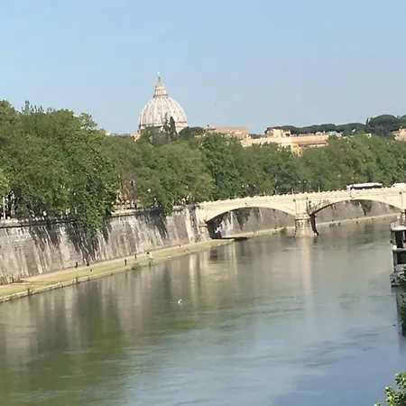 Domus Next Campo De'fiori With Thermal Shower アパート